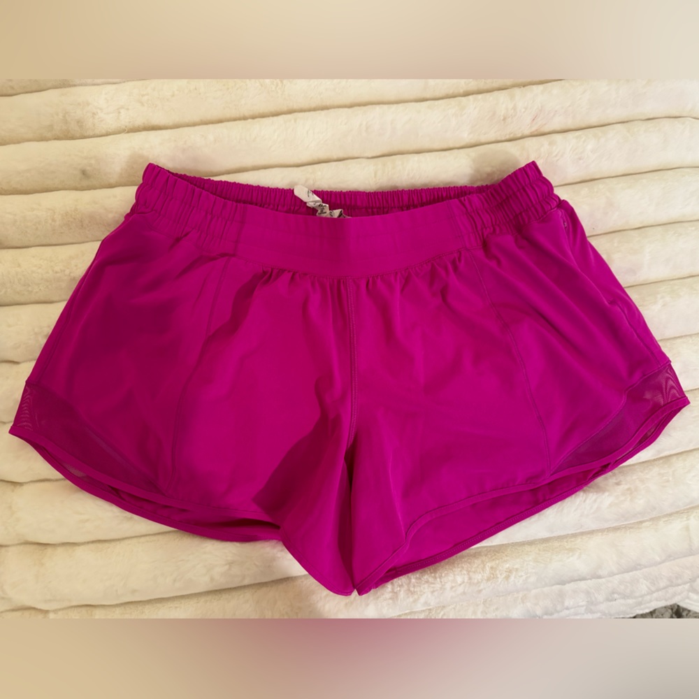 Lululemon Hotty Hot Lined 4 inch inseam short